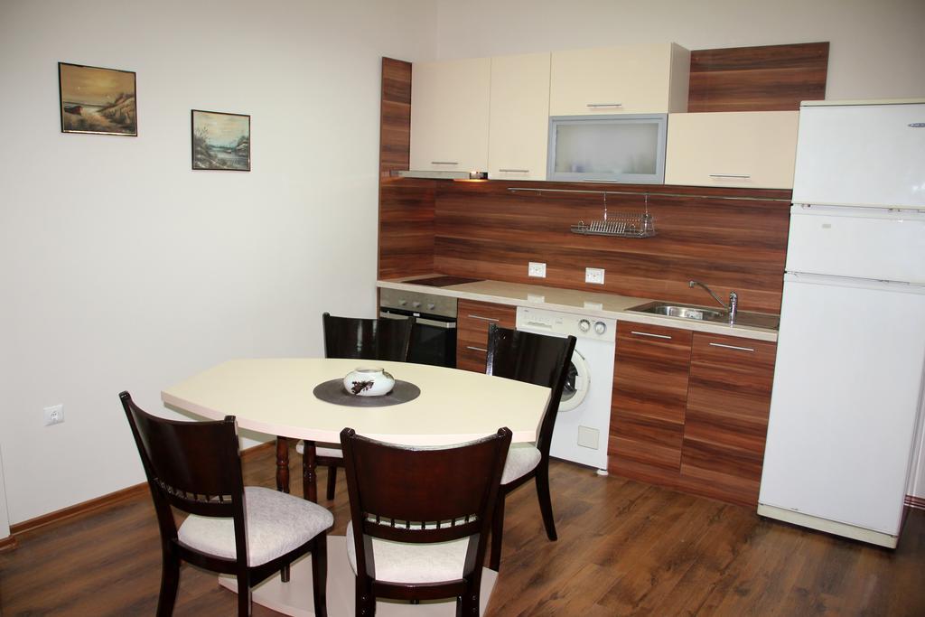 Diva Apartment Varna Buitenkant foto